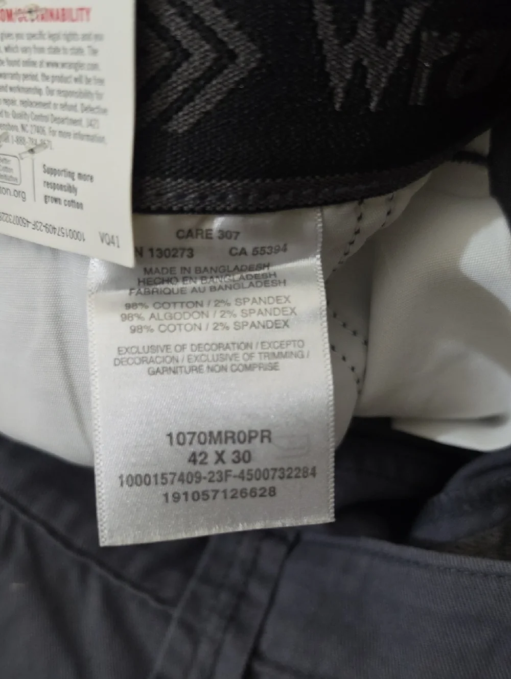 Wrangler Men's Relaxed Fit Stretch Cargo Pants Size 42X320